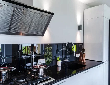 Глянцевая кухня в Анапе