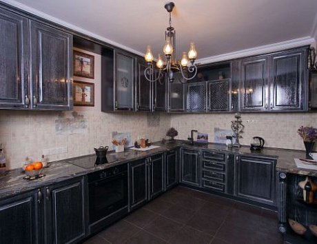 Кухни из массива дерева