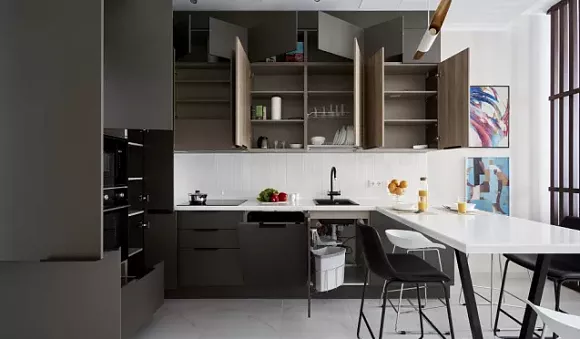 Коричневая кухня в Санкт-Петербурге