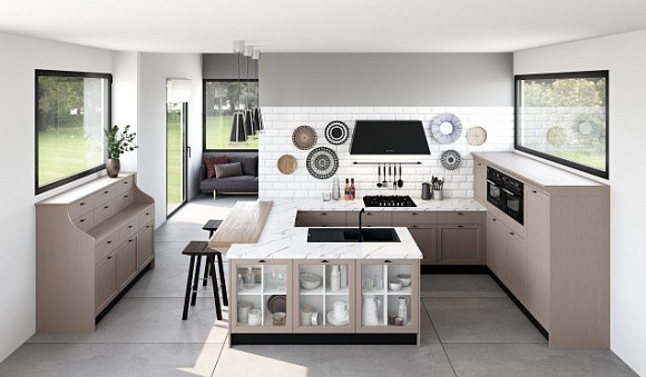 Светлая кухня в Санкт-Петербурге