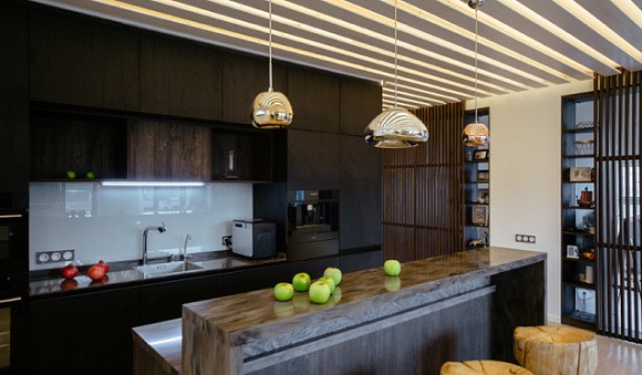 Коричневая кухня в Новосибирске