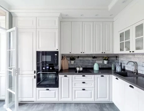 Белая кухня в Санкт-Петербурге