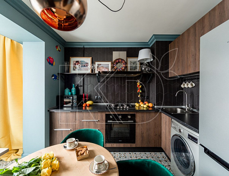 Угловая кухня в коричневых тонах