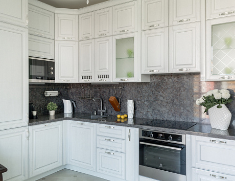 Белая кухня в Санкт-Петербурге