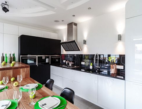 Ультрамодная черная кухня