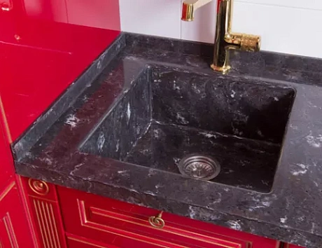 Красная кухня в Санкт-Петербурге