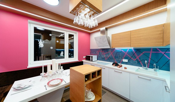 Светлая кухня в Санкт-Петербурге