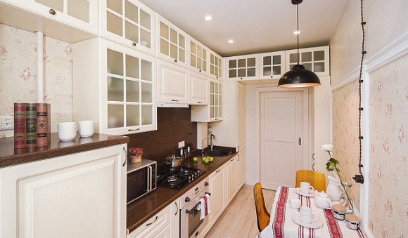 Бежевая кухня в Санкт-Петербурге